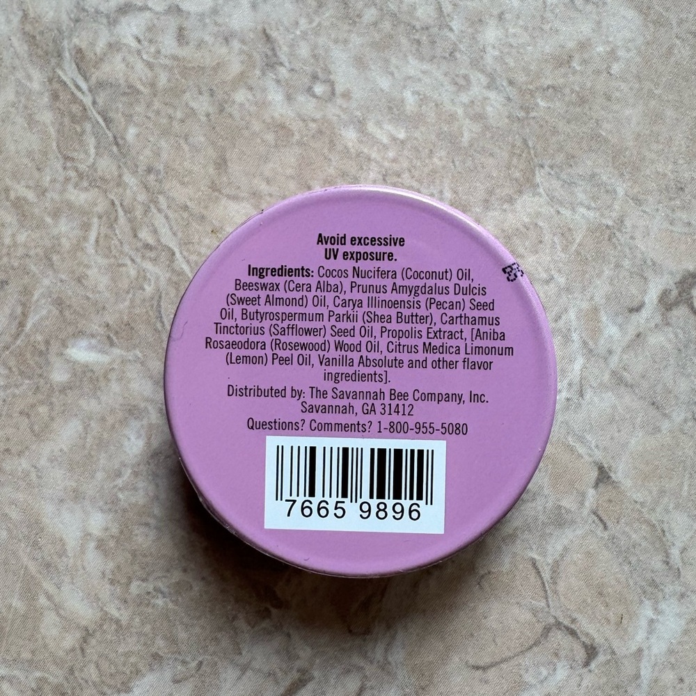 The Savannah Bee Company 100% Natural Beeswax Lip Balm Blackberry New Sealed - Picture 2 of 2